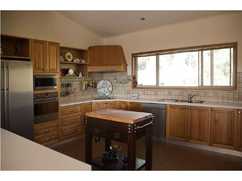18 Greenland Drive, Drouin VIC 3818