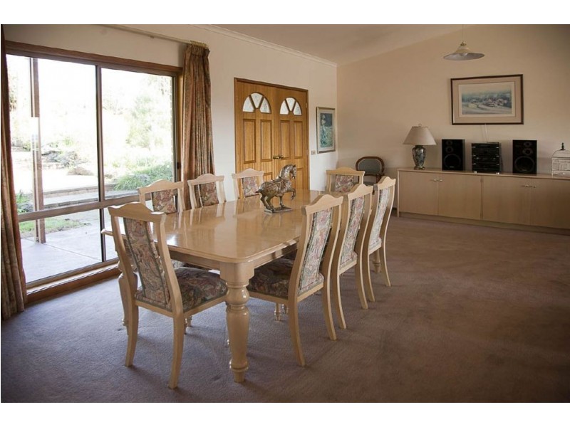 18 Greenland Drive, Drouin VIC 3818