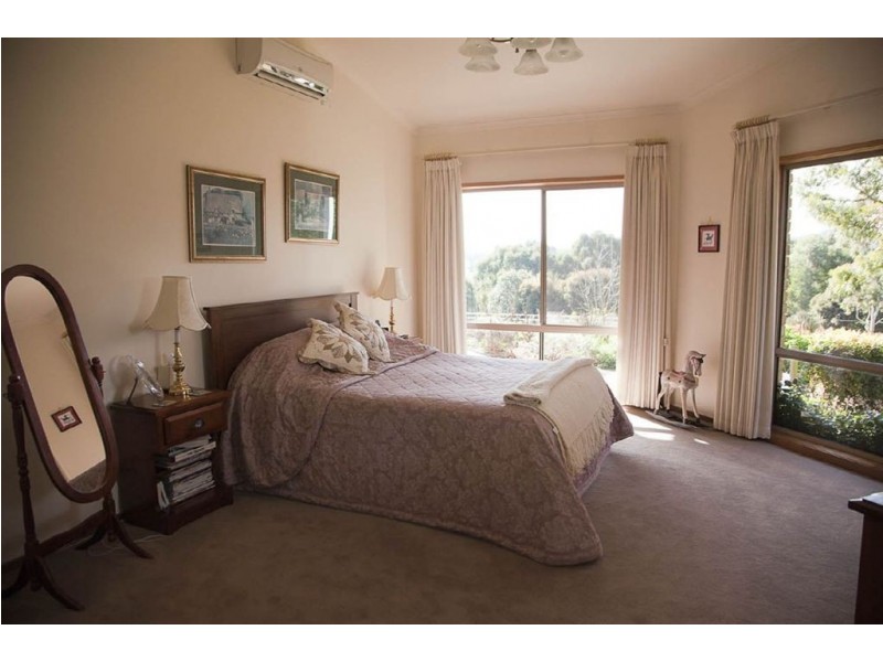 18 Greenland Drive, Drouin VIC 3818