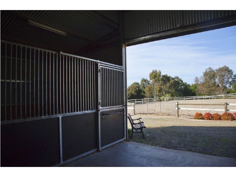 18 Greenland Drive, Drouin VIC 3818