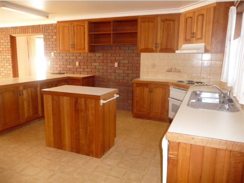 40 Wood Street, Drouin VIC 3818