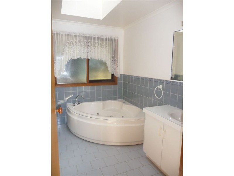 40 Wood Street, Drouin VIC 3818