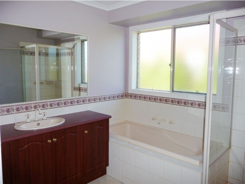 14 Robinhood Way, Drouin VIC 3818