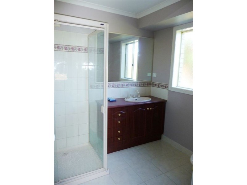 14 Robinhood Way, Drouin VIC 3818