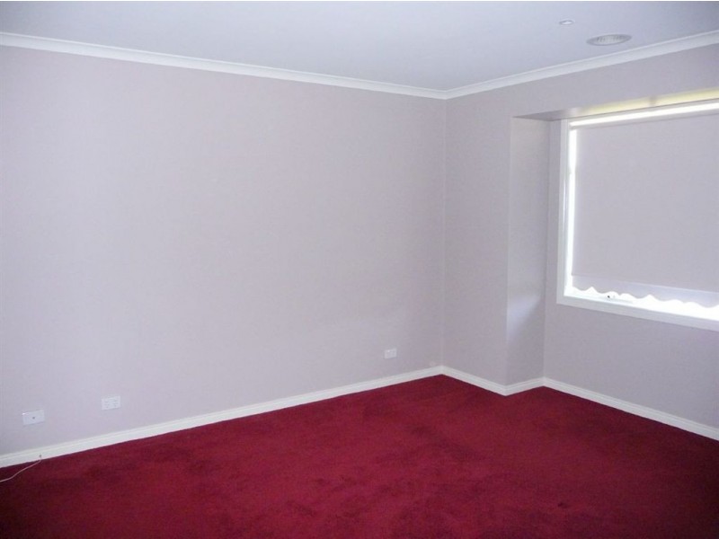 14 Robinhood Way, Drouin VIC 3818