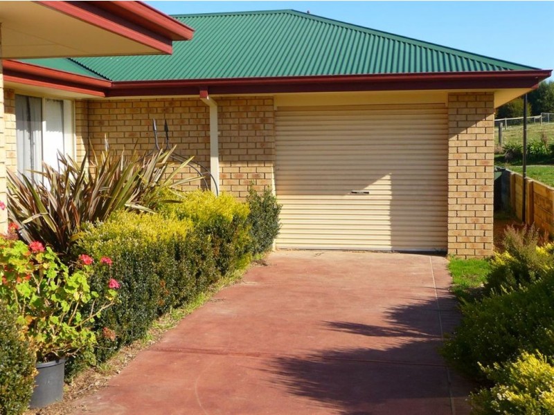 14 Robinhood Way, Drouin VIC 3818