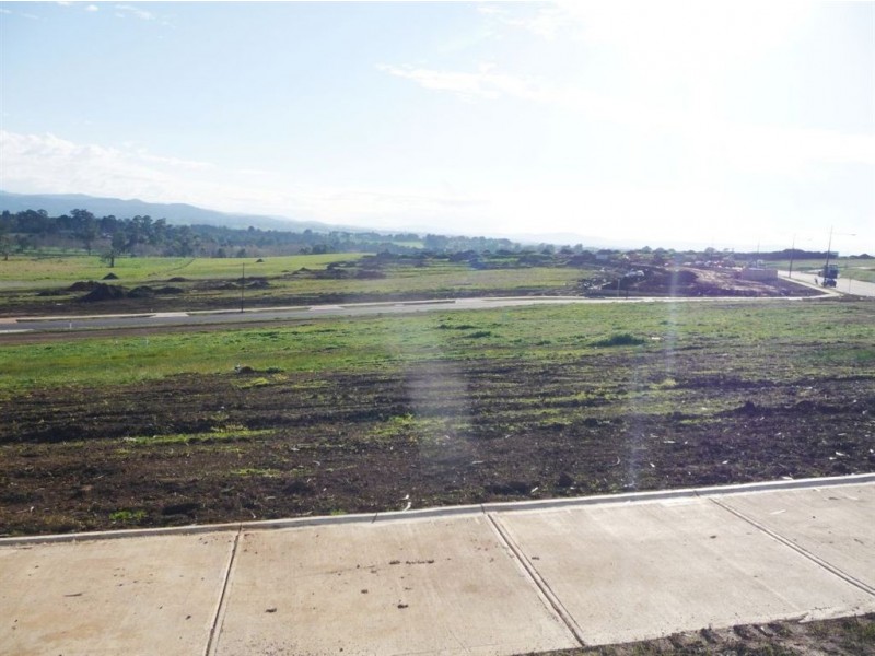Lot 1815 Bexley Boulevard, Drouin VIC 3818