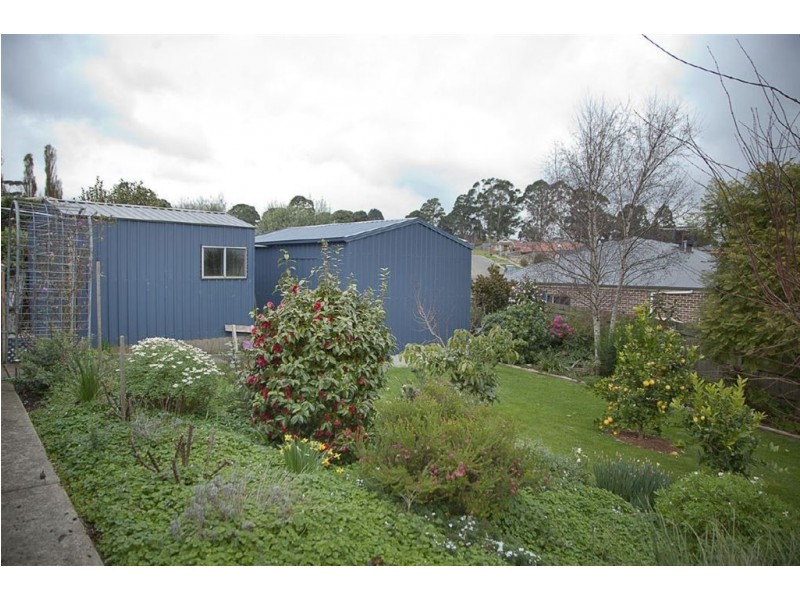 23 Hatfield Drive, Drouin VIC 3818