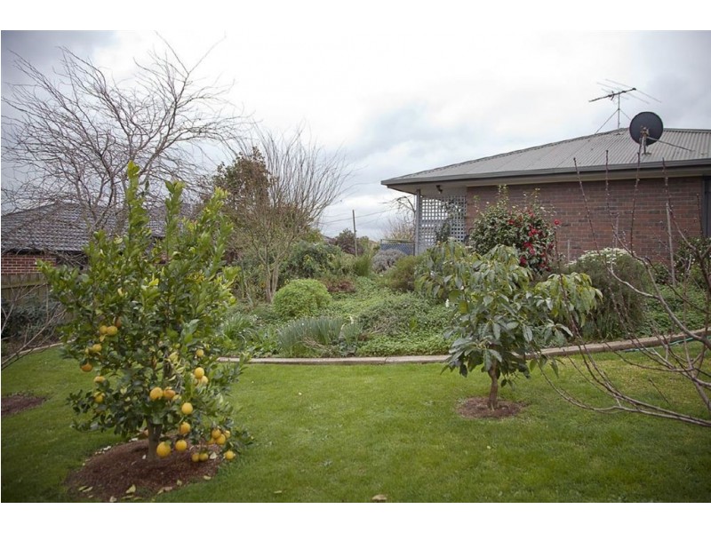 23 Hatfield Drive, Drouin VIC 3818