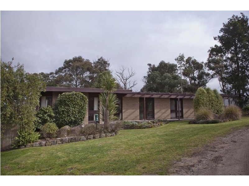 30 Hilltop Avenue, Bunyip VIC 3815