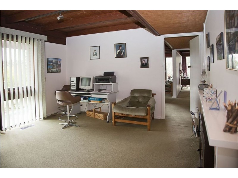 30 Hilltop Avenue, Bunyip VIC 3815