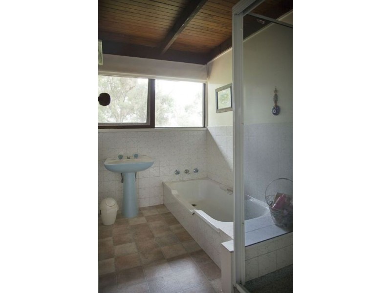 30 Hilltop Avenue, Bunyip VIC 3815