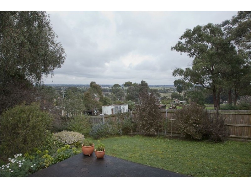 30 Hilltop Avenue, Bunyip VIC 3815