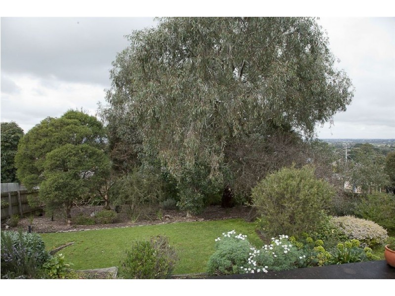 30 Hilltop Avenue, Bunyip VIC 3815