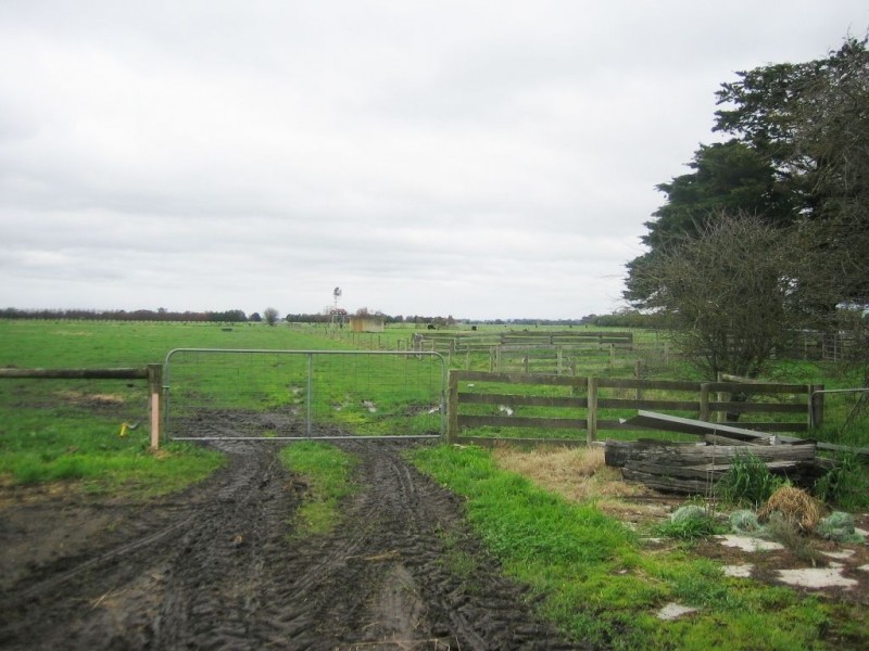 270 Five Mile Road, Pakenham South VIC 3810