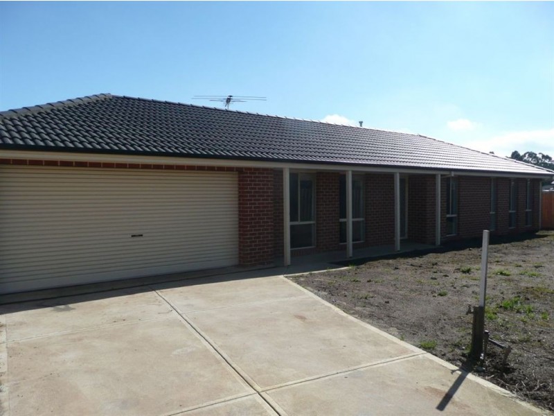 9 Jamescott Drive, Drouin VIC 3818