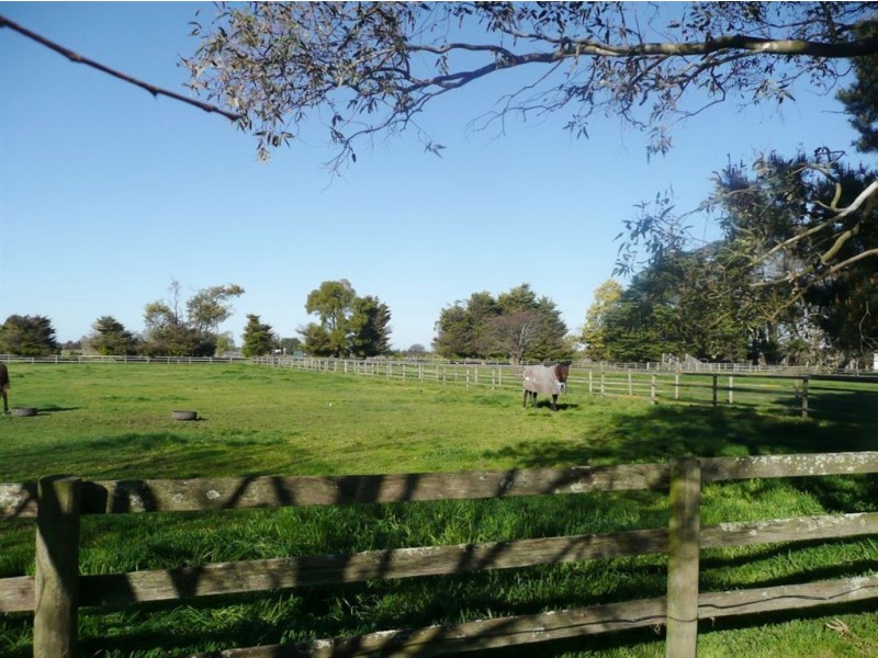 260 Fourteen Mile Road, Garfield VIC 3814