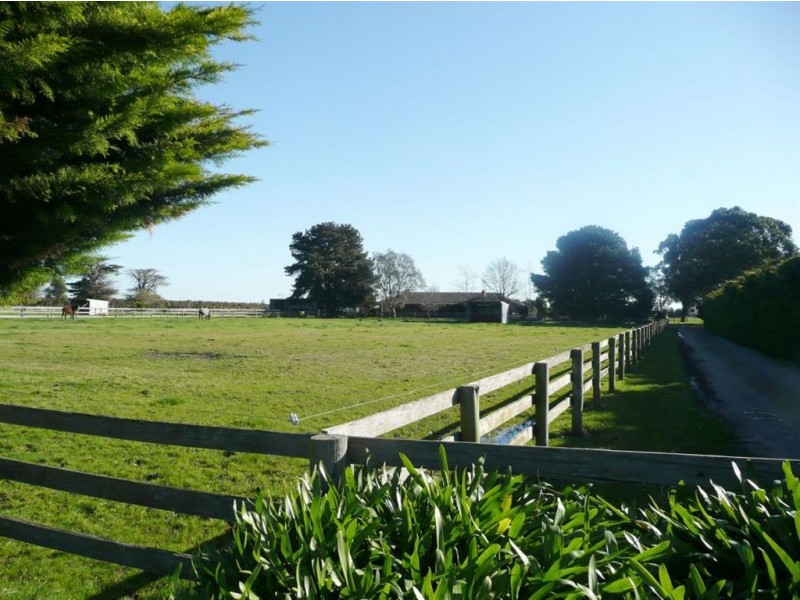 260 Fourteen Mile Road, Garfield VIC 3814