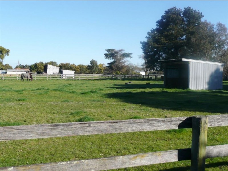 260 Fourteen Mile Road, Garfield VIC 3814