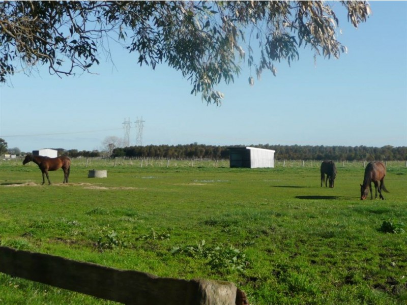 260 Fourteen Mile Road, Garfield VIC 3814