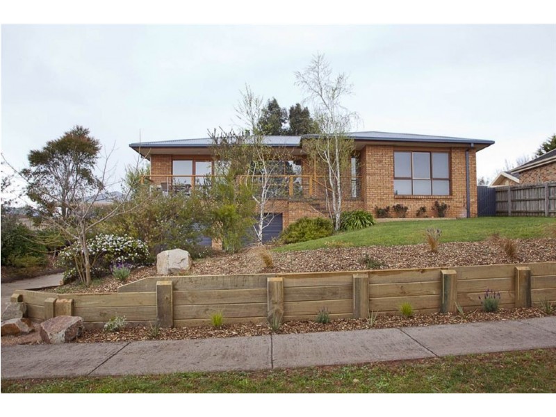 14 Wallace Crescent, Drouin VIC 3818