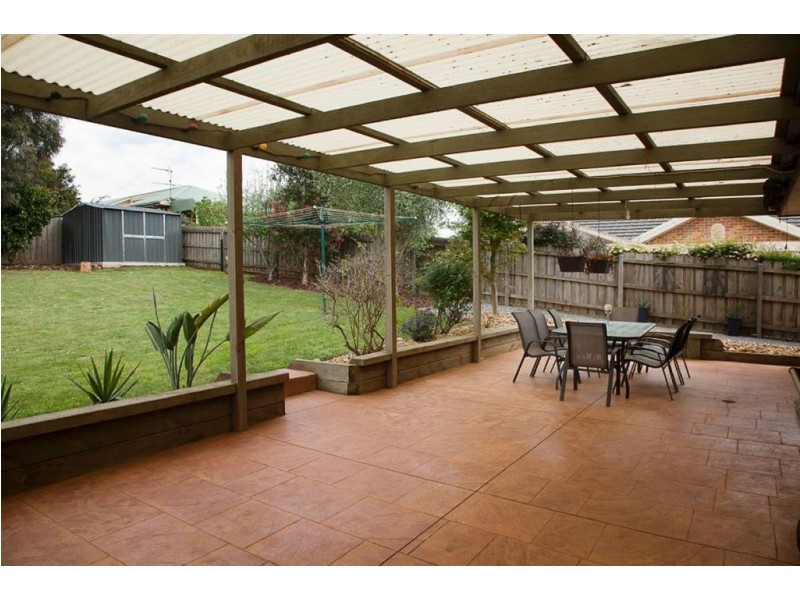 14 Wallace Crescent, Drouin VIC 3818