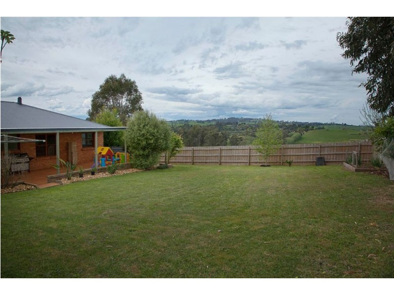 14 Wallace Crescent, Drouin VIC 3818