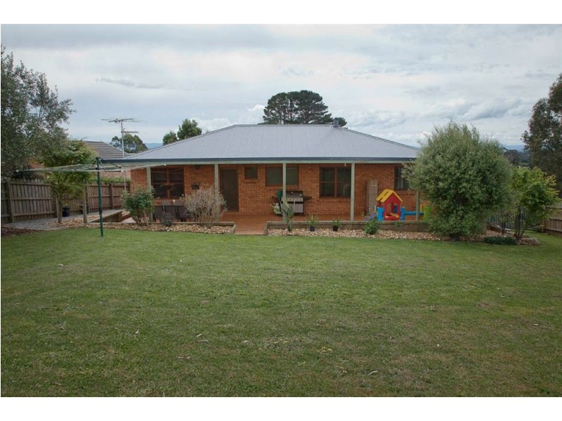 14 Wallace Crescent, Drouin VIC 3818