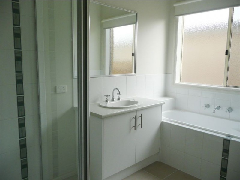 69 Main South Road, Drouin VIC 3818