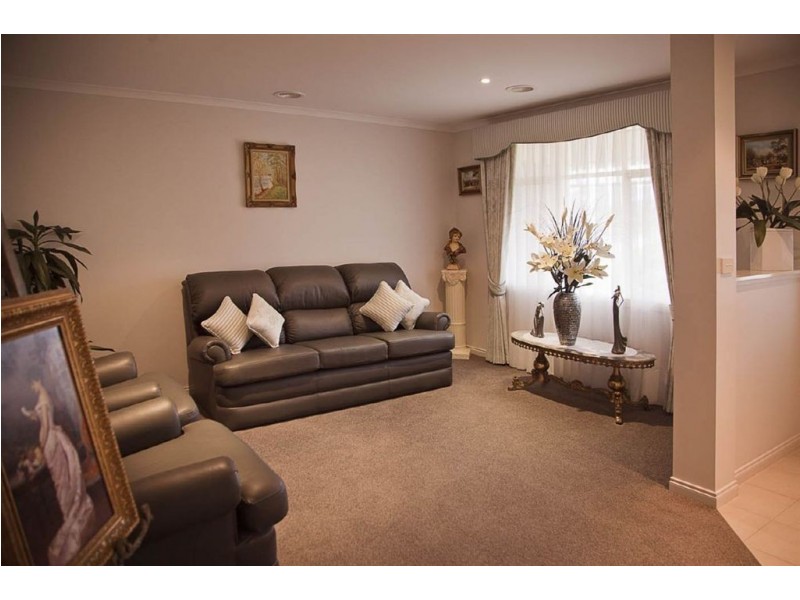 65 Walker Drive, Drouin VIC 3818