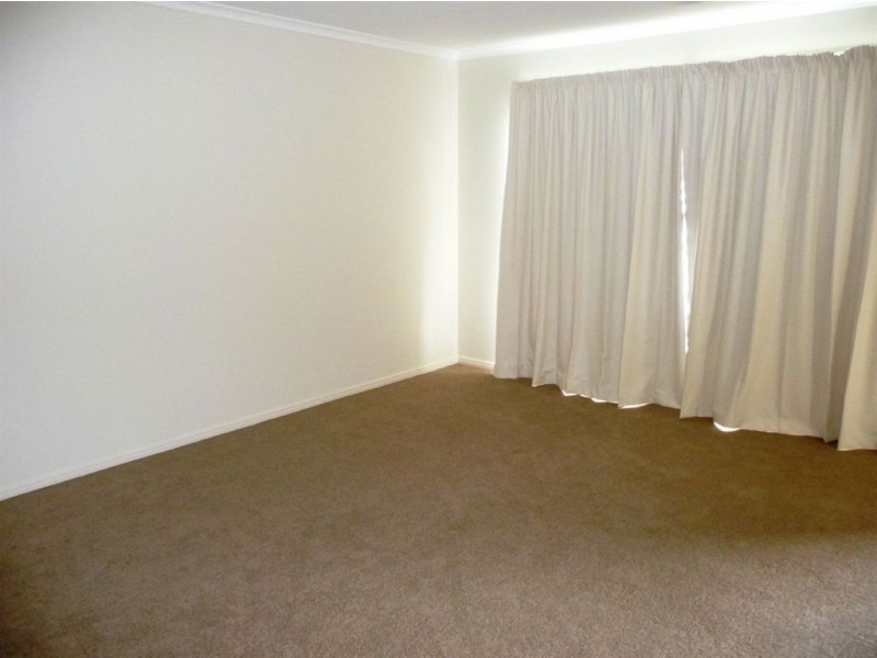 15 Mineral Court, Drouin VIC 3818