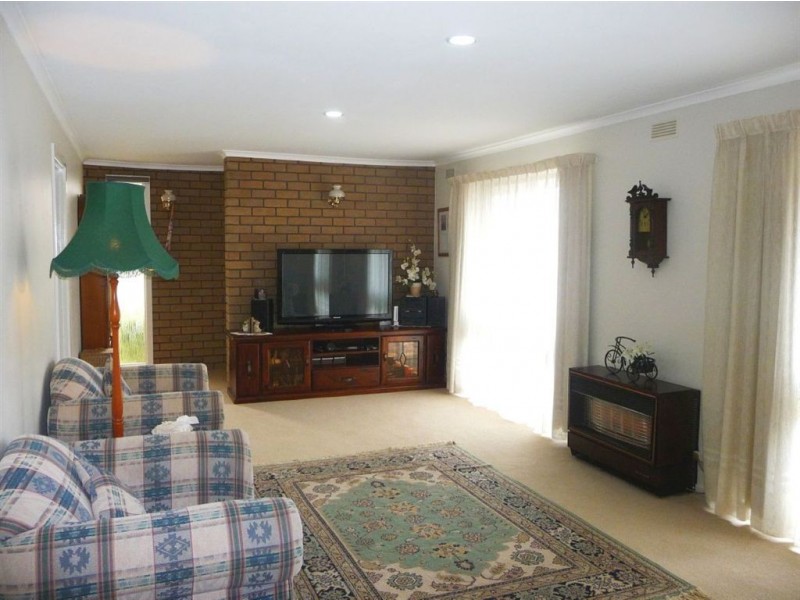 7 Moe Street, Drouin VIC 3818