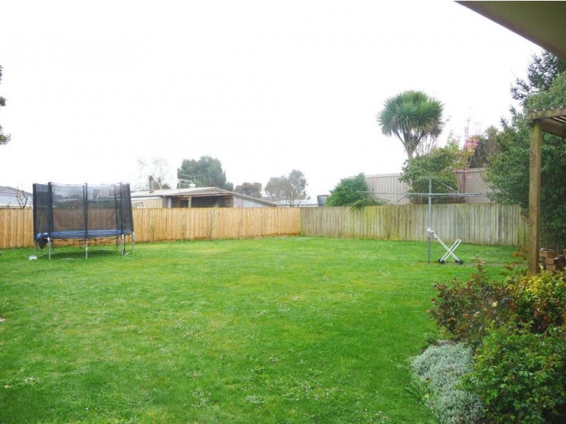 7 Moe Street, Drouin VIC 3818