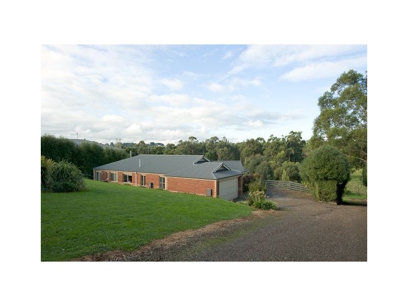 15 Millenium Court, Drouin VIC 3818