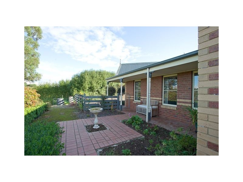 15 Millenium Court, Drouin VIC 3818