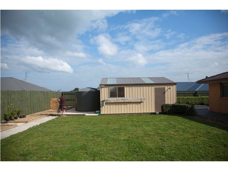 7 Mayfair Drive, Drouin VIC 3818