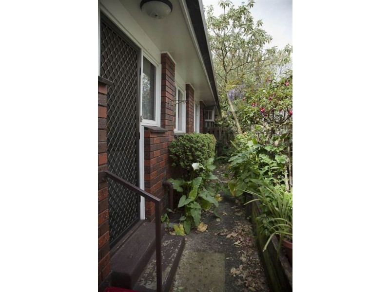 2/6 Bank Place, Drouin VIC 3818