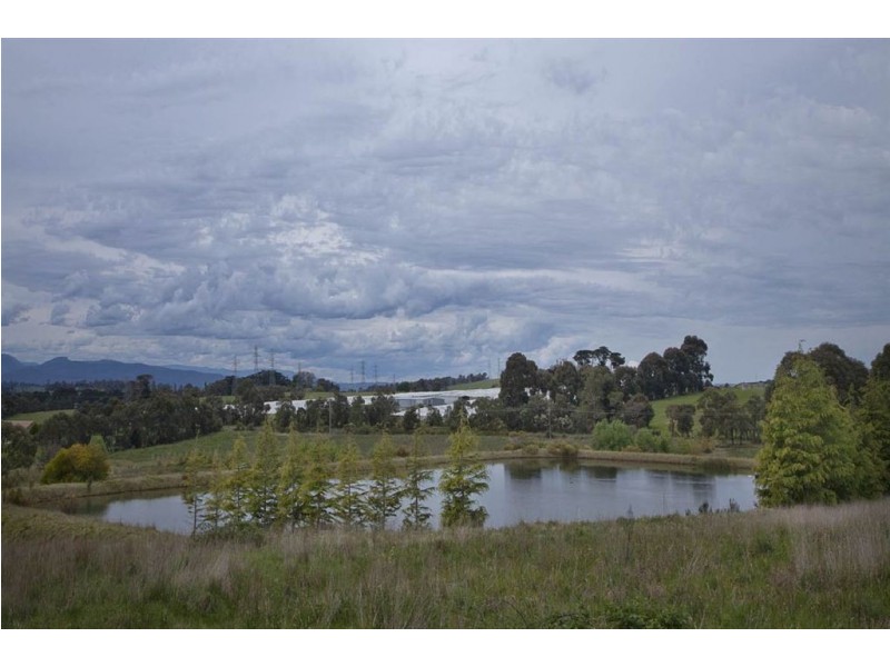2805 Princes Freeway, Garfield North VIC 3814