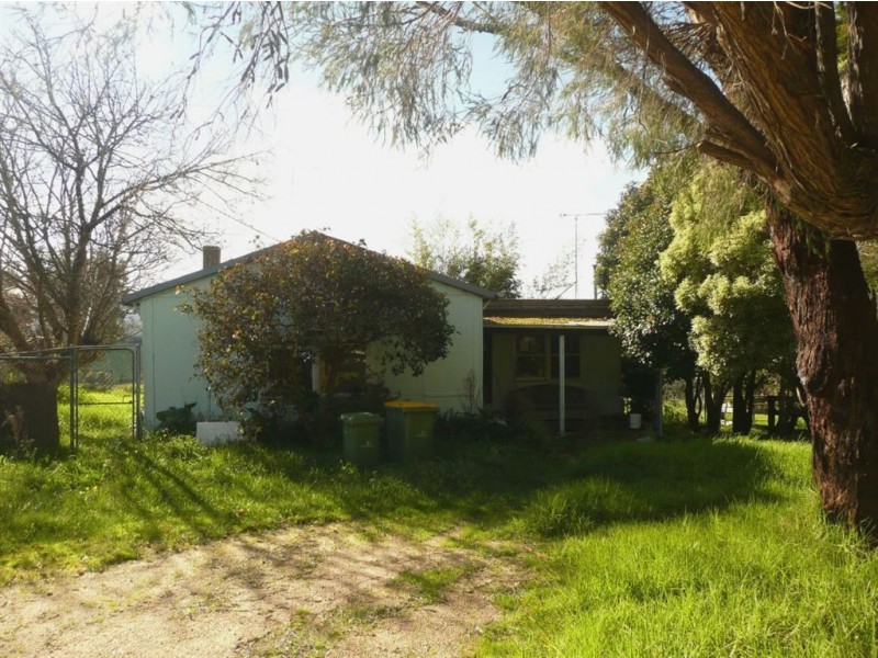2805 Princes Freeway, Garfield North VIC 3814