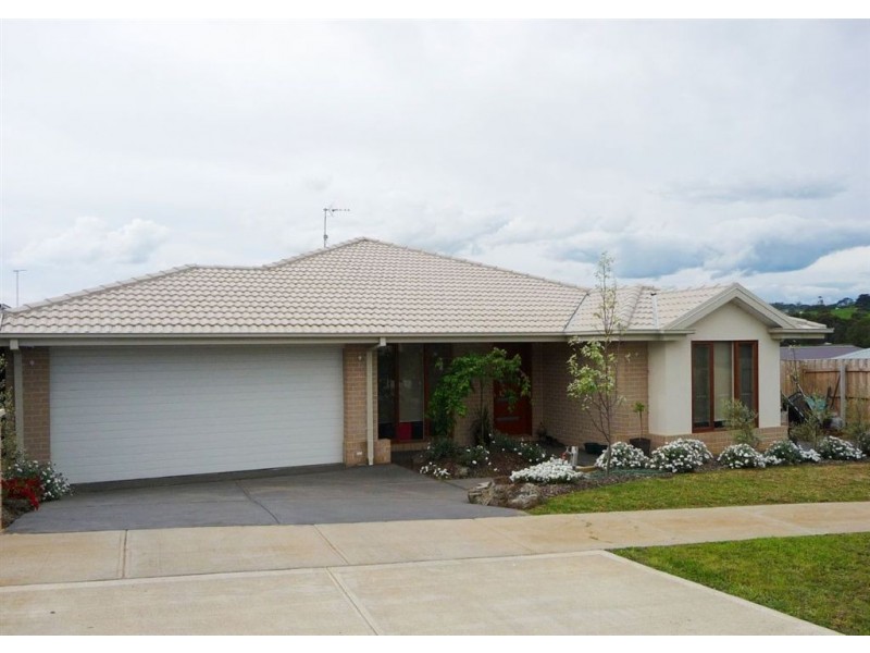 4 Rimfire Avenue, Drouin VIC 3818