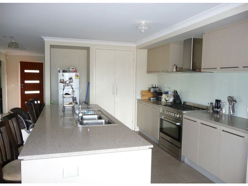 4 Rimfire Avenue, Drouin VIC 3818