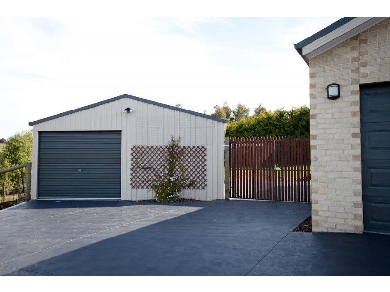 5 Huntingdon Court, Drouin VIC 3818