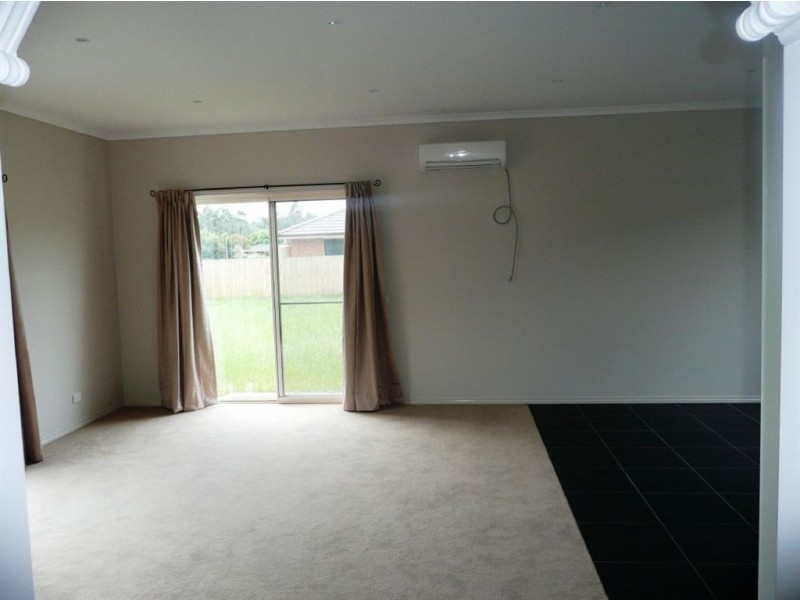 86 Cook Street, Drouin VIC 3818