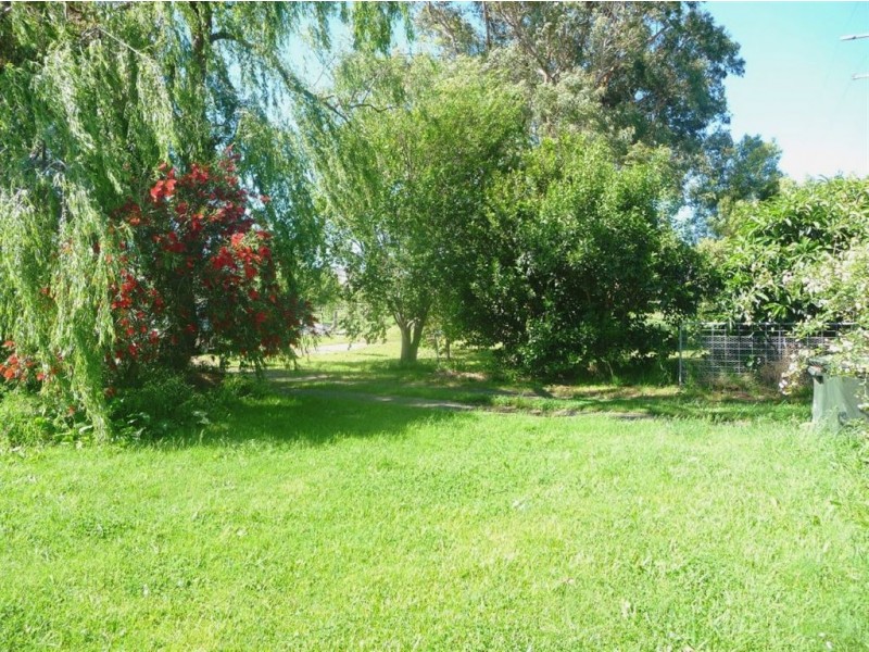 4 Corduroy Road, Longwarry VIC 3816