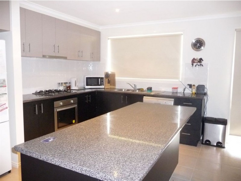 26 Hatfield Drive, Drouin VIC 3818