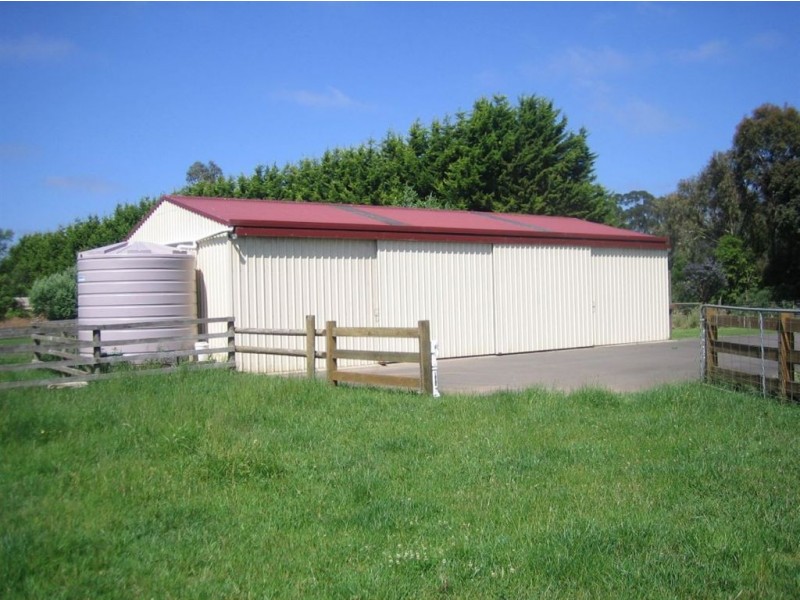 16 Pepperell Drive, Drouin VIC 3818