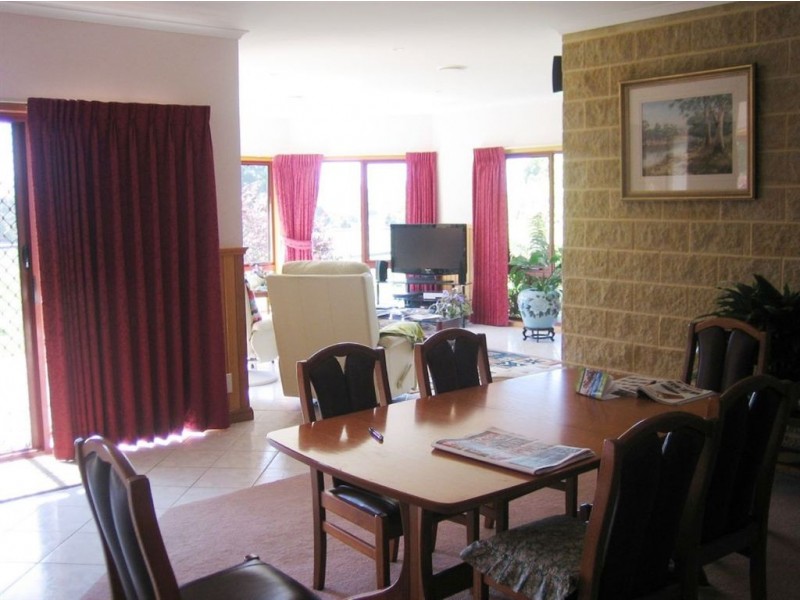 16 Pepperell Drive, Drouin VIC 3818