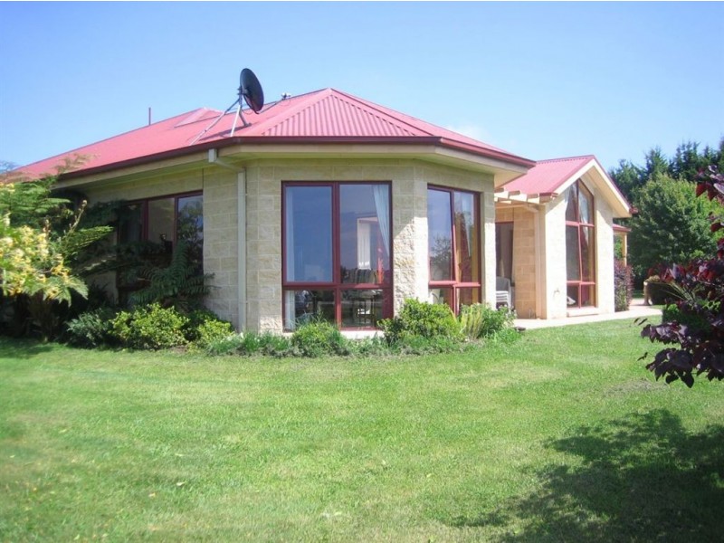 16 Pepperell Drive, Drouin VIC 3818