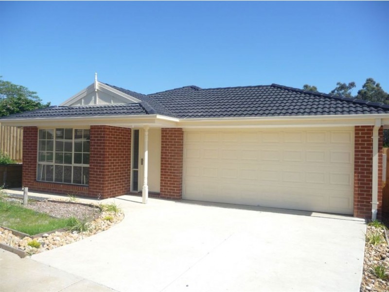 18 Holland Street, Drouin VIC 3818