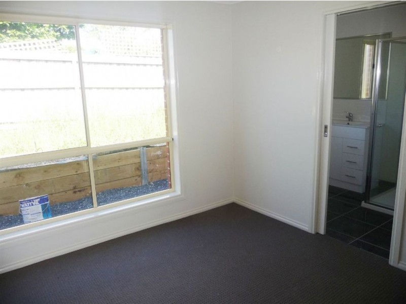 18 Holland Street, Drouin VIC 3818